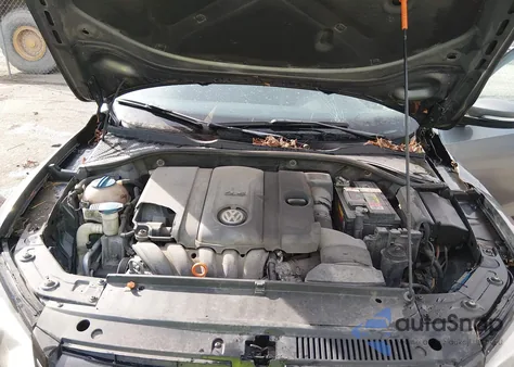 2013 Volkswagen Passat S z USA, uszkodzony, nr VIN 1VWAP7A34DC074668